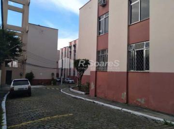 Apartamento · 54m² · 3 Quartos · 1 Vaga · Apartamento com três quartos, em Cascadura, Av. Ernani Cardoso.