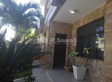 Casa · 384m² · 3 Quartos · 3 Vagas · Casa com 03 quartos sendo 01 suíte, garagem para 03 carros no consdomínio Nova V