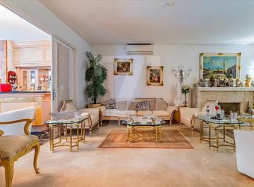 Casa · 850m² · 4 Quartos · 4 Vagas · Casa térrea com amplo jardim e espaço gourmet em rua tranquila