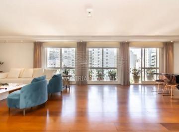 Apartamento · 242m² · 3 Quartos · 2 Vagas · Apartamento reformado localizado a uma quadra da Oscar Freire!