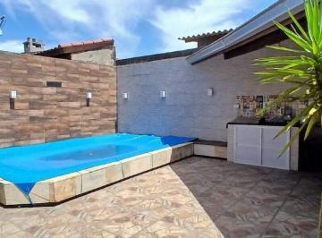 Casa · 93m² · 2 Quartos · 3 Vagas · Casa com piscina lado praia.