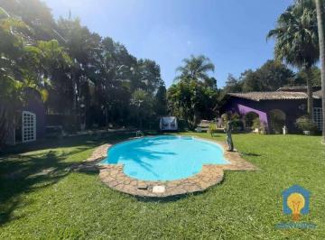 dc6a4207a53ee387eab28bc2295177b489205246 · Casa luxuosa dentro de condominio