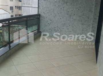 Apartamento · 124m² · 3 Quartos · 2 Vagas · Apartamento com 03 quartos sendo 01 suíte mais dependências, 2 vagas de garagem