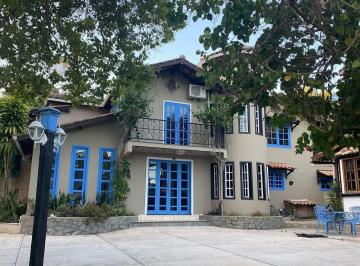 Comercial de 13 quartos, Santa Cruz Cabrália · Pousada de 10 suítes + casa de 3 quartos (sendo 2 suítes)