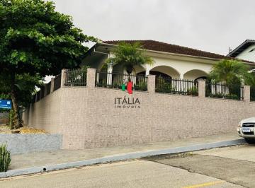 Casa · 140m² · 3 Quartos · 3 Vagas · Casa Espaçosa