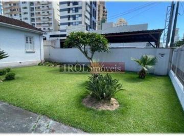 Casa · 200m² · 3 Quartos · 4 Vagas · Casa Alvenaria em Centro, Itajaí/SC