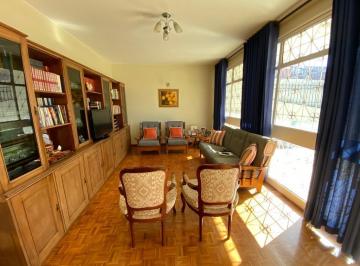 Casa de 4 quartos, Taguatinga · Vendo ótima casa 04 quartos na QSD, Taguatinga Sul!