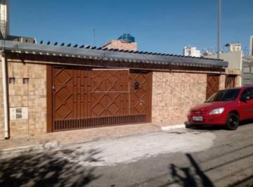 Casa · 220m² · 4 Quartos · 2 Vagas · Casa com 4 Quartos e 3 banheiros à Venda, 220 m² por R$ 650.000