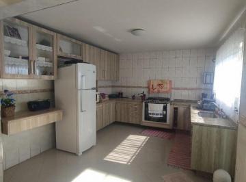 Casa · 125m² · 4 Quartos · 2 Vagas · Sobrado à venda na Vila Ester, São Paulo-SP: 4 quartos, 1 suíte, 2 banheiros, 2