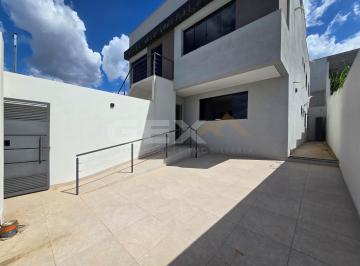 Apartamento · 120m² · 3 Quartos · 2 Vagas · Apartamento térreo à venda no bairro Santa Marta, 3 quartos sendo 1 suíte com cl