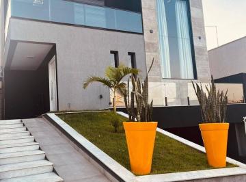 Casa · 311m² · 3 Quartos · 8 Vagas · Casa para Venda no Condomínio Real Park  com piscina