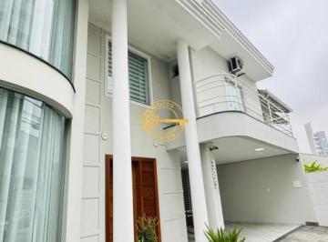 31936854_g.jpg ·
Casa com 03 dormitórios sendo 01 suíte à venda , 180 m² por R$ 1.75