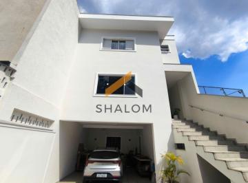 Casa · 142m² · 4 Quartos · 4 Vagas · Excelente oportunidade no Jardim Peri Peri!