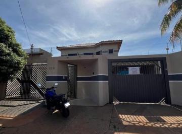 Casa · 270m² · 5 Quartos · 6 Vagas · Sobrado comercial e residencial no bairro Universitário!