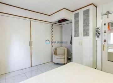 Apartamento · 70m² · 1 Quarto · 1 Vaga · Apartamento reformado, 1 quarto à venda em Moema.