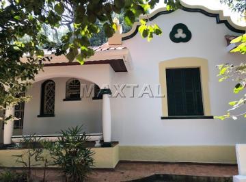 Casa · 300m² · 5 Quartos · 50 Vagas · Casa à venda no Horto Florestal, de 300m², 5 dormitórios e 3 banheiros.