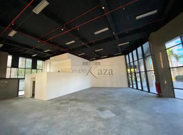 Comercial · 274m² · 1 Quarto · 7 Vagas · Loja em Condomínio - Brooklin - 274m².