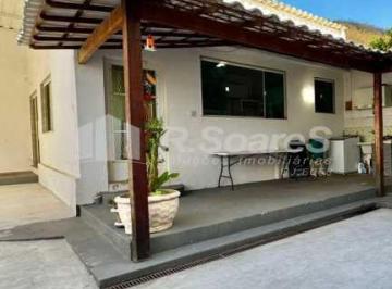 Casa · 261m² · 4 Quartos · 5 Vagas · Casa com 04 quartos sendo 03 suítes, em Jardim Sulacap, rua Vicente Neiva.