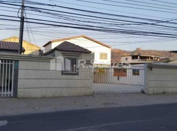 Casa · 71m² · 2 Quartos · 1 Vaga · Casa em vila fechada, com dois quartos e garagem  em Realengo