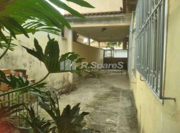 Casa · 237m² · 3 Quartos · 4 Vagas · Casa com 03 quartos, 1 suíte, garagem para 4 carros na rua Olimpio de Azevedo, C