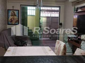 Casa · 150m² · 2 Quartos · 1 Vaga · Casa de dois quartos na rua General Sezefredo em Realengo