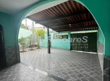 Casa · 250m² · 4 Quartos · 2 Vagas · Casa com quatro quartos e garagem em Padre Miguel