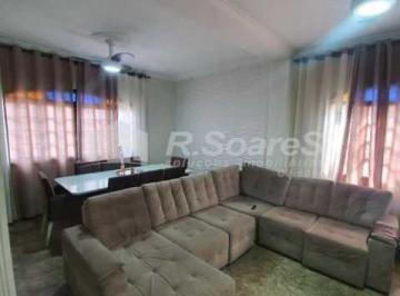 Casa · 233m² · 5 Quartos · 2 Vagas · Casa com cinco quartos, sendo um suíte, em Praça Seca, rua Pereira Frazão.