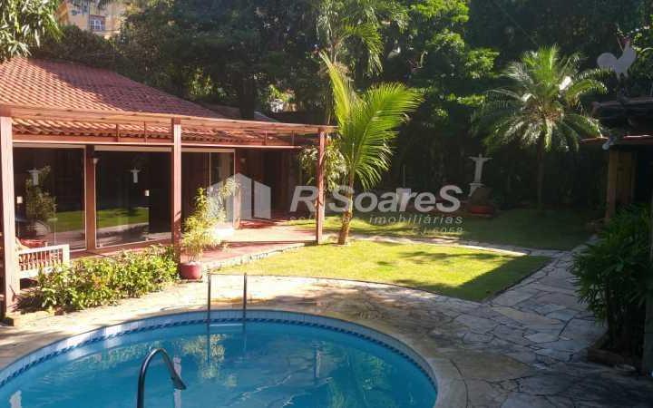 Foto do imóvel - É uma casa de 7 quartos, sendo três suites Master de aproximadamente 70 m², duas fora do corpo.