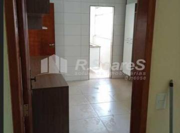 Apartamento · 76m² · 2 Quartos · 1 Vaga · Apartamento com dois quartos, em Praça Seca, rua Capitão Menezes.