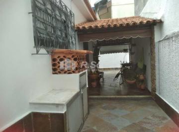 Casa · 160m² · 2 Quartos · 3 Vagas · Casa independente, 02 quartos com suíte, rua Arcozelo, em Vila Valqueire.