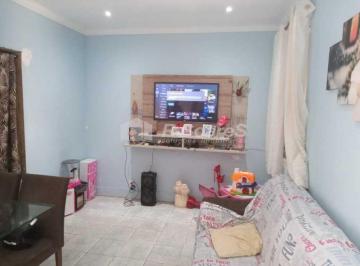 Casa · 70m² · 2 Quartos · 1 Vaga · Casa com 02 quartos, garagem e quintal em Bento Ribeiro, rua Divisória.