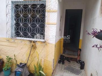 Casa · 70m² · 2 Quartos · 1 Vaga · Casa com 02 quartos, garagem e quintal em Bento Ribeiro, rua Divisória.