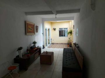 Casa · 209m² · 2 Quartos · 4 Vagas · Casa de dois quartos na Rua Engenheiro Trajano, em Magalhães Bastos.
