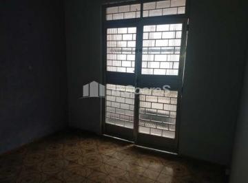 Casa de 2 quartos, Rio de Janeiro · Casa de vila, 02 quartos, rua das Dálias, Vila Valqueire