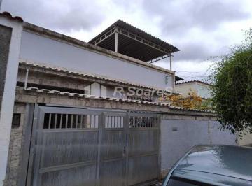 Casa · 152m² · 3 Quartos · 2 Vagas · Casa de rua com 3 quartos sendo 1 suíte, garagem piscina na Praça Seca.