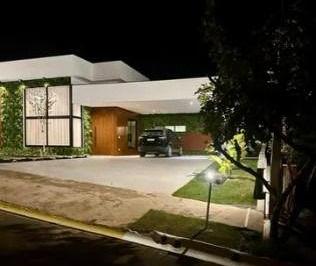 ig2bmfg2odqwzdfhywrlnze1_md · Residência de Alto Padrão com 400 m² à Venda no Condomínio Portal dos Lagos