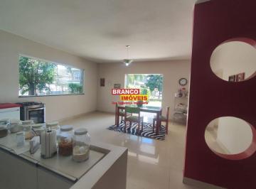 Casa · 250m² · 3 Quartos · 10 Vagas · Guara Park, lote de 800 metros casa maravilhosa bem arejada!