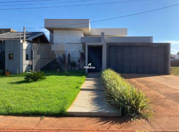 Casa · 135m² · 3 Quartos · 2 Vagas · Casa ampla e aconchegante á venda no bairro Monte Carlo