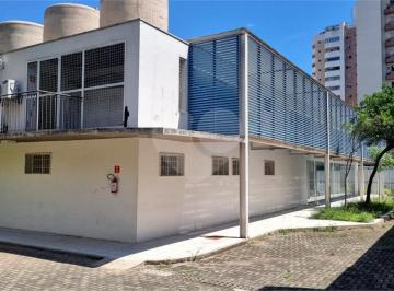Comercial · 550m² · 15 Vagas · Prédio inteiro à venda em Vila romana - SP