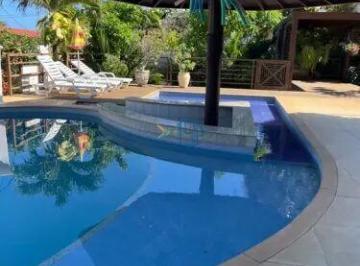 Casa · 900m² · 6 Quartos · 5 Vagas · Casa na praia de cotovelo