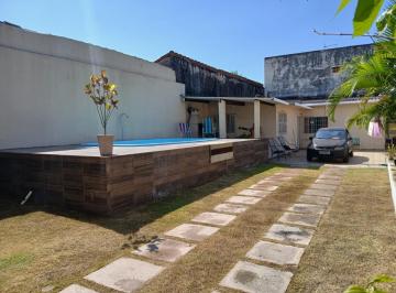 Casa de 1 quarto, Itanhaém · Belíssima Casa lote inteiro com piscina lado praia oportunidade