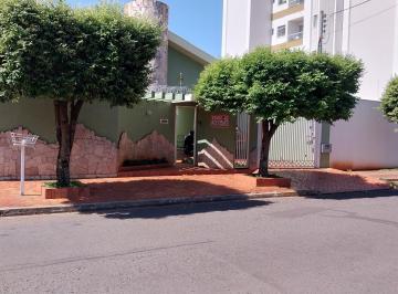 Frente da casa. · Aluga-se casa