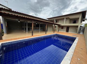 Casa de 5 quartos, Vicente Pires · R.12-Vicente Pires/EXCELENTE CASA REFORMADA/813m2/5 quartos/3 suítes plenas piscina/pomar