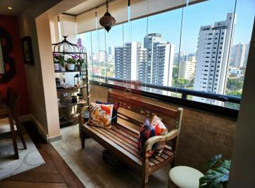 Apartamento · 92m² · 3 Quartos · 2 Vagas · Apartamento reformado na Vila Olimpia em excelente localização, prédio com lazer