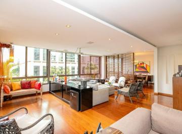 Apartamento · 225m² · 3 Quartos · 3 Vagas · Luxuoso Apartamento de 225m² no Coração do Itaim Bibi