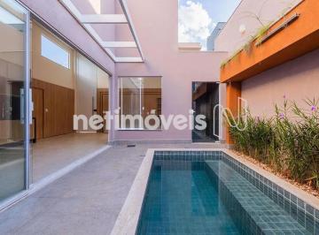 e7ebd8c9-b7d6-4c2b-8dd7-ae8abb0183c6.webp · Casa à venda - no Centro