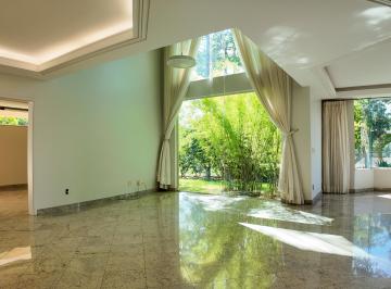 Casa de 4 quartos, Brasília · Alto Padrão 4 suítes - Aceita permuta por apartamento.