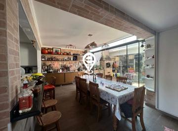 Casa · 270m² · 3 Quartos · 2 Vagas · LINDA CASA PARA VENDA DE 3 DORMITÓRIOS NA SAÚDE!