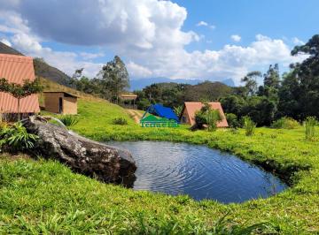 Rural · 30000ha · 3 Quartos · 5 Vagas · Sítio à venda no bairro Quatro Óleos, Aiuruoca, MG com 3 hectares e 3 casas