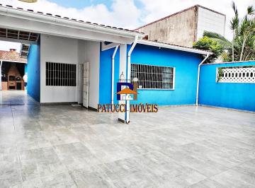 Casa · 260m² · 3 Quartos · 5 Vagas · Casa Ampla Mobiliada Próximo ao Mar - Com Espaço para Piscina!